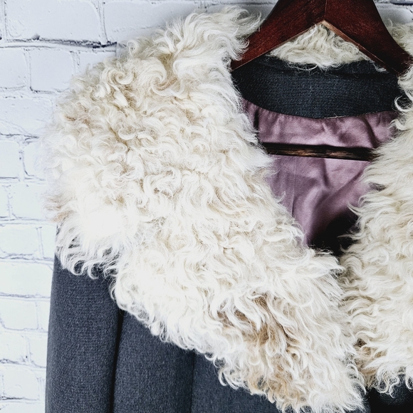 VINTAGE | union made fur collar long trench lined coat - Picture 3 of 11